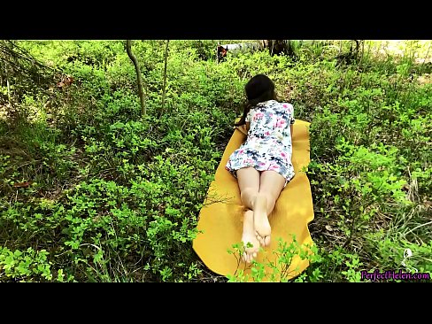 ❤️ Tinder تي اجنبي منهنجي بلي کي مشت زنی ڪري ٿو ۽ جنگل ۾ شوق سان چوندو آهي ❤️❌ ️❤