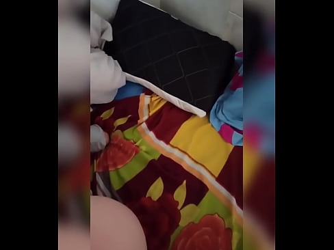 ❤️ منهنجي روم ميٽ گهر ۾ اڪيلي رهي ٿي ڇاڪاڻ ته هن جو مڙس موڪلن تي وڃي ٿو ۽ مان موقعو وٺان ٿو ته هن کي چوسان ۽ هن جي گدا کي کير سان ڀريان. ❤️❌ ️❤